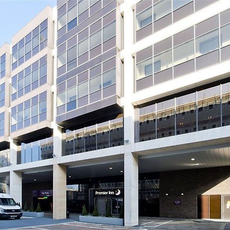 Premier Inn London Chiswick Exterior photo